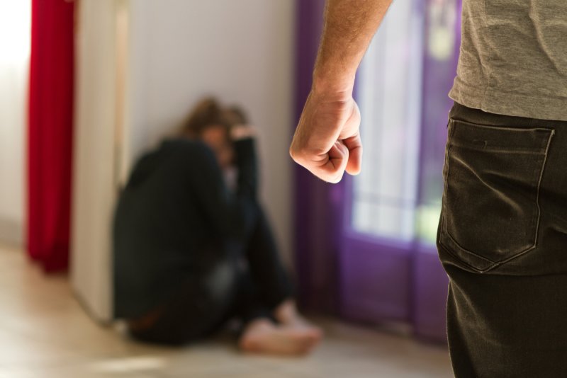 Oběti se často bojí svěřit se se svým trápením. Zdroj: sdecoret / Shutterstock, Inc.