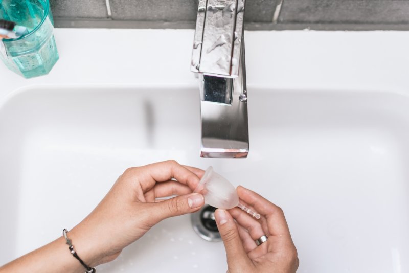 Pravidelné vymývání kalíšku přispívá ke správné hygieně