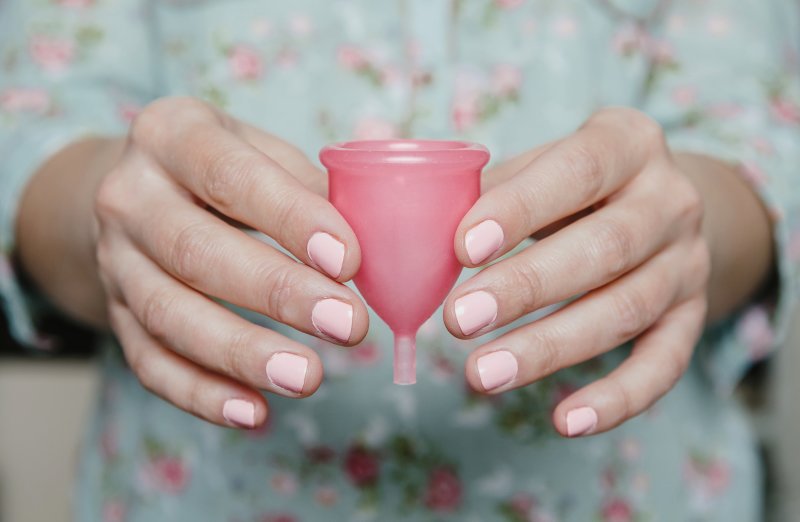 Menstruační kalíšek: Přežitek, nebo geniální vynález?