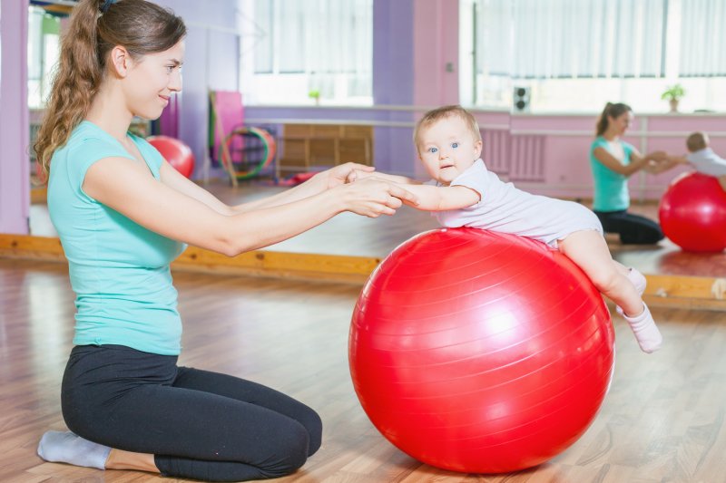 Novopečené maminky mohou využít řadu příspěvků pro miminka. Zdroj obrázku: Dreamstime.com
