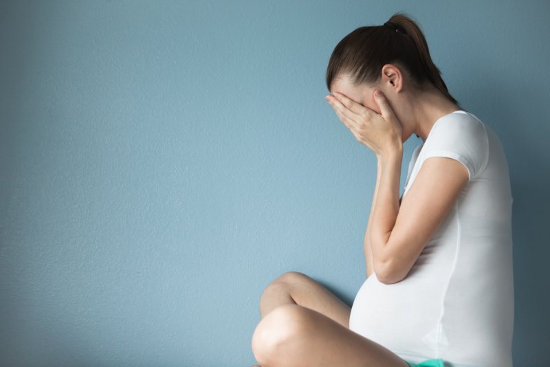 Některé maminky se miminka vzdají pro jeho vlastní dobro. Zdroj: Shutterstock.