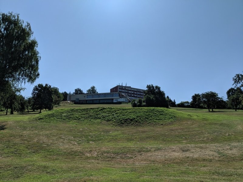 Hotel je obklopený přírodou.
