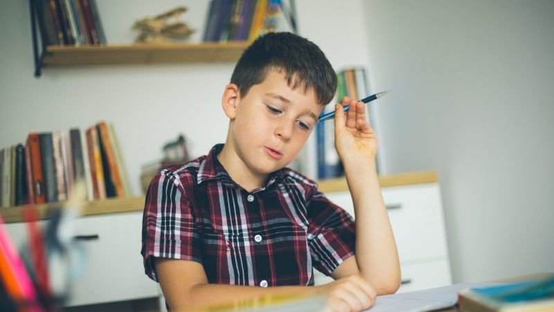 Domácí výuka je pro děti velmi náročná na soustředění. Zdroj: Canva