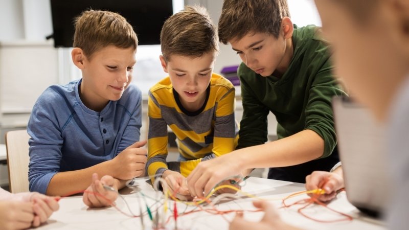 EDUCAnet aneb škola, kde budou vaše děti spokojené