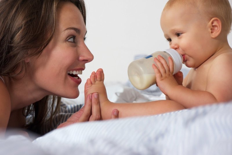 Na cesty s miminkem: jak sterilizovat a ohřívat lahvičky?