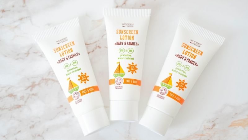 Kdo otestuje opalovací tělové mléko Baby&Family SPF 30 od WoodenSpoon?
