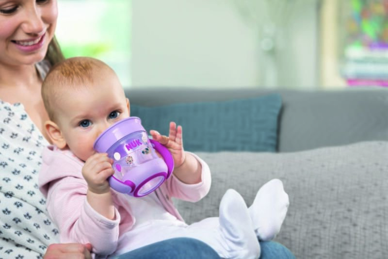 Vyzkoušejte hrnek NUK hrnek Magic Cup. Zdroj: NUK.