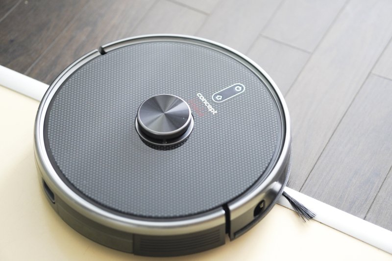 TEST: Zvládne malý robotický vysavač vysát, vytřít i dezinfikovat podlahu?