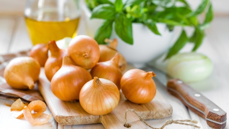Zkuste cibuli využít jinak než do jídla. Zdroj: Ingimage