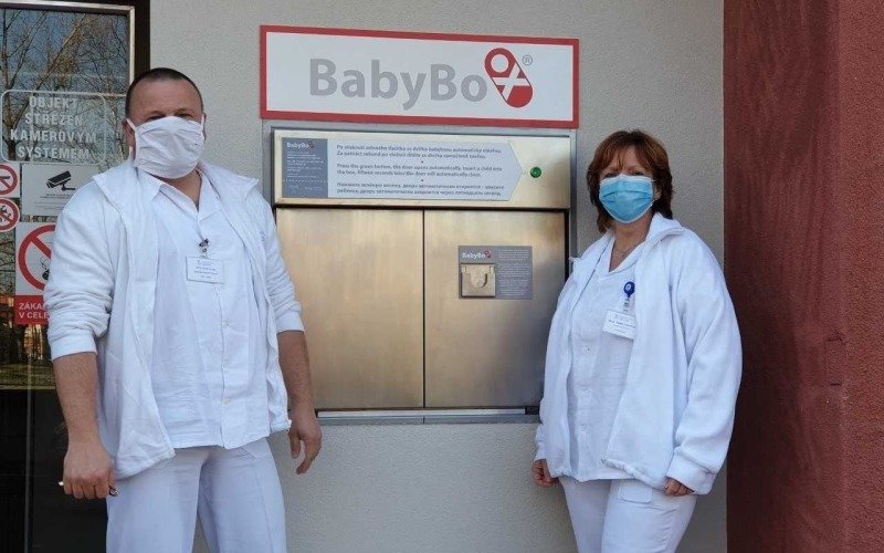 Babybox nové generace má zajistit větší bezpečnost a rychlejší přivolání pomoci