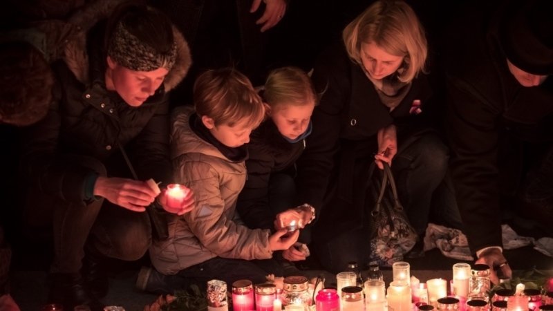 17. listopad: Povídáte si s dětmi o historii, nebo vzdělání necháváte na škole?
